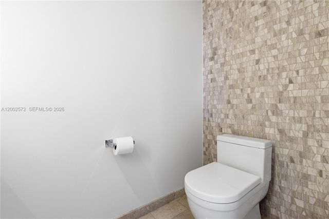 68 SE 6th St 1106, Miami, FL 33131