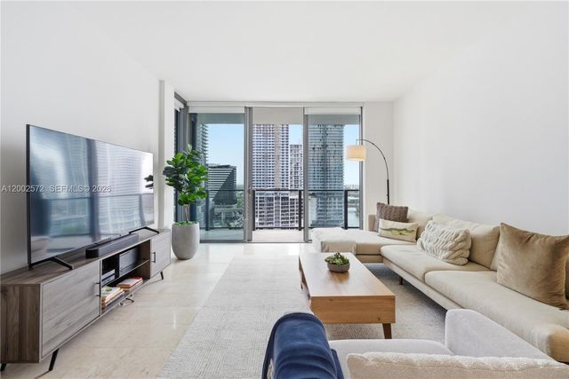 68 SE 6th St 1106, Miami, FL 33131