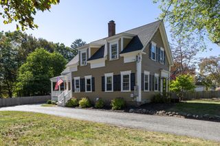 102 Centre St, Danvers, MA 01923