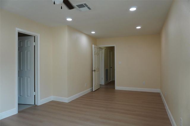 8207 Misty Ridge Lane, Houston, TX 77071