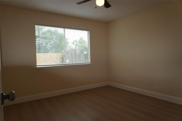 8207 Misty Ridge Lane, Houston, TX 77071