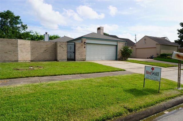 8207 Misty Ridge Lane, Houston, TX 77071