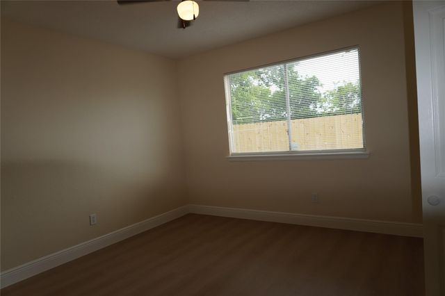 8207 Misty Ridge Lane, Houston, TX 77071