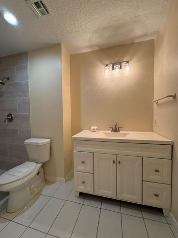 8207 Misty Ridge Lane, Houston, TX 77071