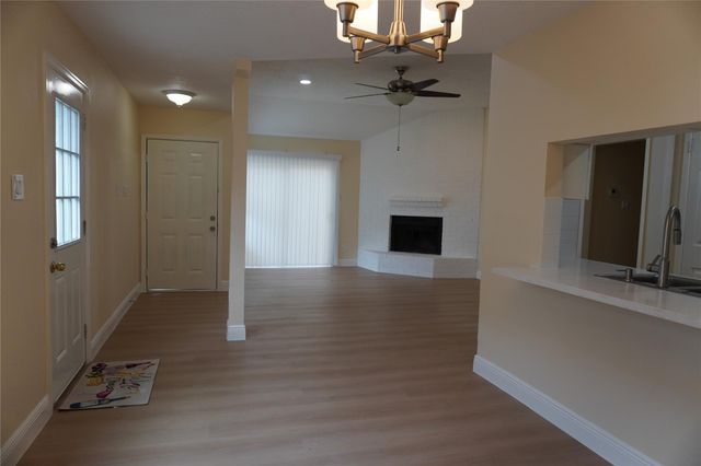8207 Misty Ridge Lane, Houston, TX 77071