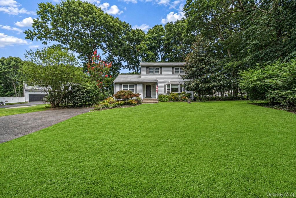 96 Oak street, Centereach, NY 11720 — exterior