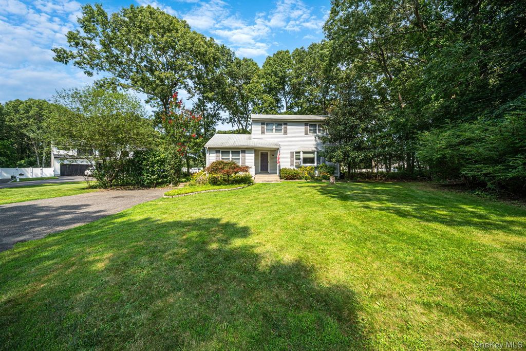 96 Oak street, Centereach, NY 11720 — photo 2