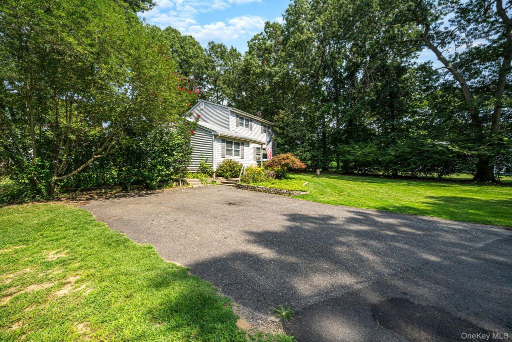 96 Oak street, Centereach, NY 11720 — photo 4