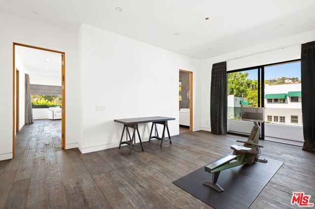 853 N Kilkea Drive, Los Angeles, CA 90046