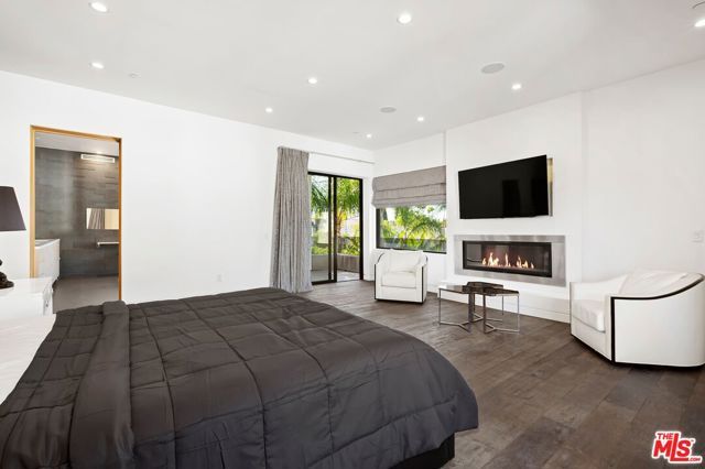 853 N Kilkea Drive, Los Angeles, CA 90046