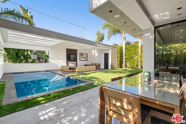 853 N Kilkea Drive, Los Angeles, CA 90046