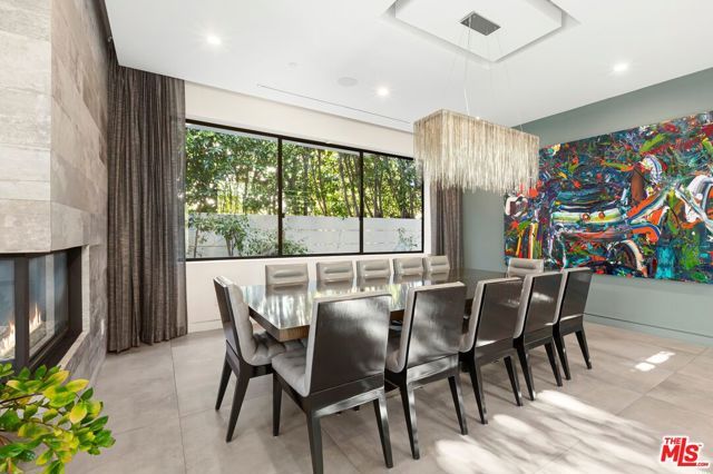 853 N Kilkea Drive, Los Angeles, CA 90046