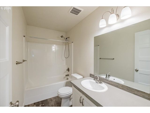 66 N 8TH St, Lebanon, OR 97355