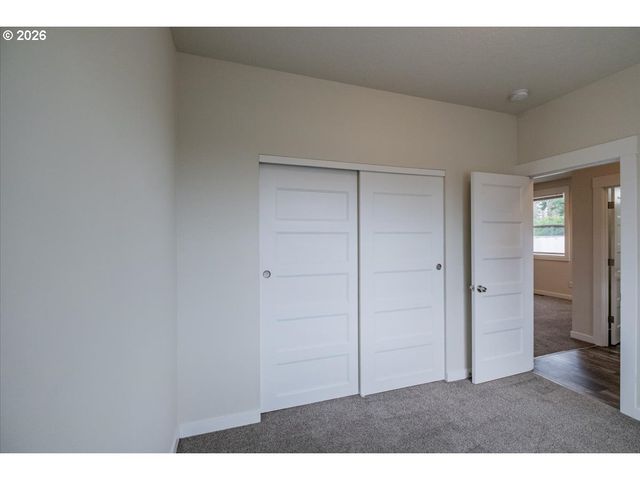 66 N 8TH St, Lebanon, OR 97355