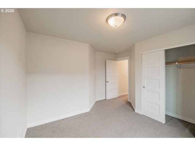 66 N 8TH St, Lebanon, OR 97355