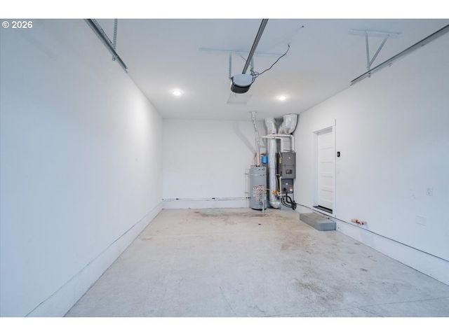 66 N 8TH St, Lebanon, OR 97355