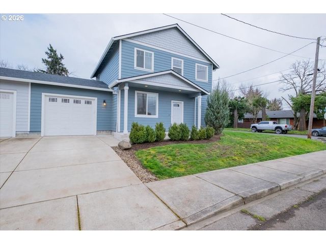 66 N 8TH St, Lebanon, OR 97355