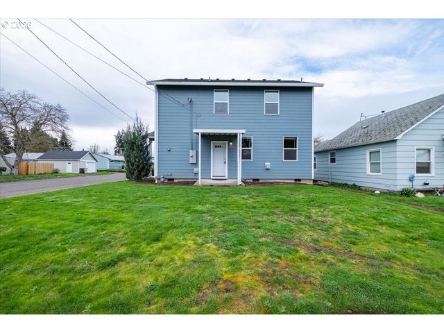 66 N 8TH St, Lebanon, OR 97355