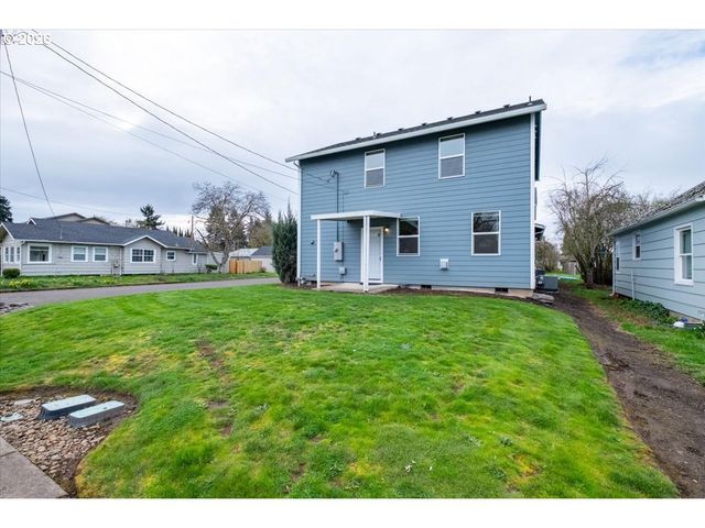 66 N 8TH St, Lebanon, OR 97355
