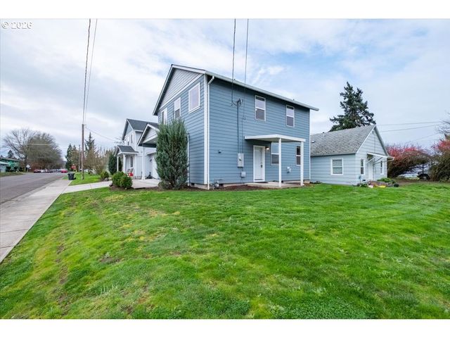 66 N 8TH St, Lebanon, OR 97355