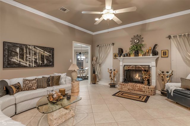 1817 Castlewood Drive, Bossier City, LA 71111