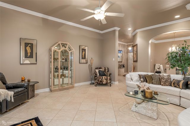 1817 Castlewood Drive, Bossier City, LA 71111