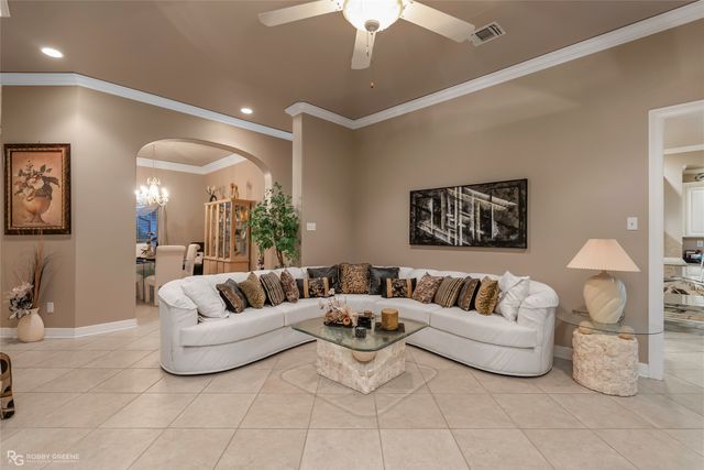 1817 Castlewood Drive, Bossier City, LA 71111