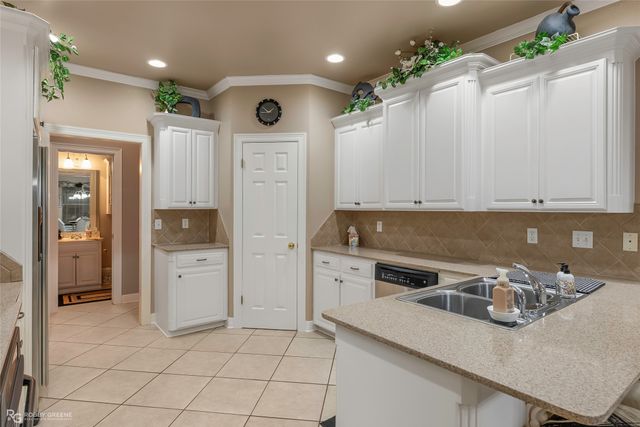 1817 Castlewood Drive, Bossier City, LA 71111