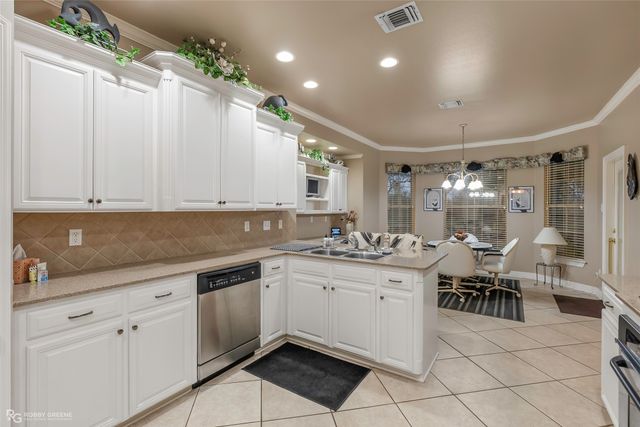 1817 Castlewood Drive, Bossier City, LA 71111