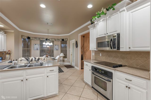 1817 Castlewood Drive, Bossier City, LA 71111