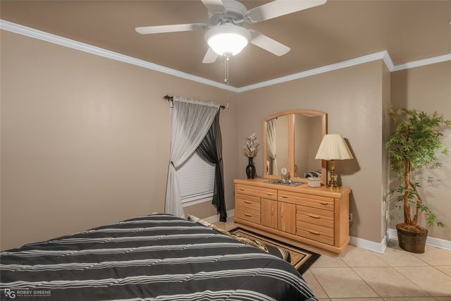 1817 Castlewood Drive, Bossier City, LA 71111