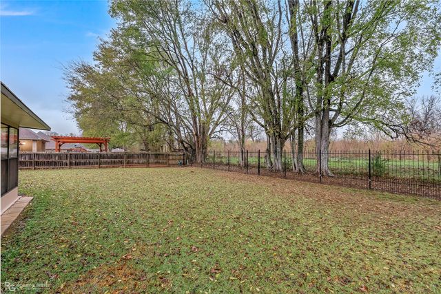 1817 Castlewood Drive, Bossier City, LA 71111