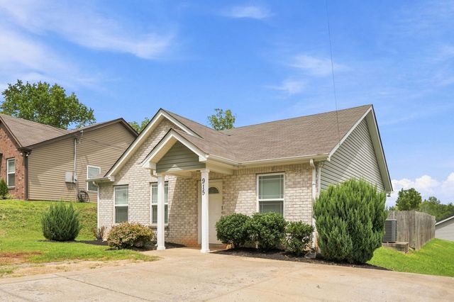 915 17th Ave, E, Springfield, TN 37172