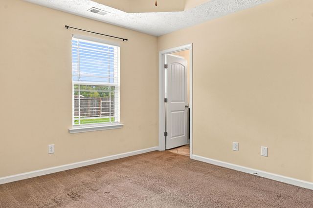 915 17th Ave, E, Springfield, TN 37172