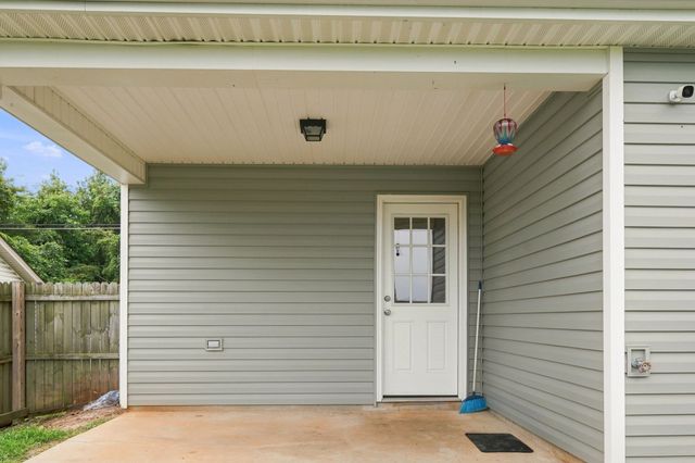 915 17th Ave, E, Springfield, TN 37172
