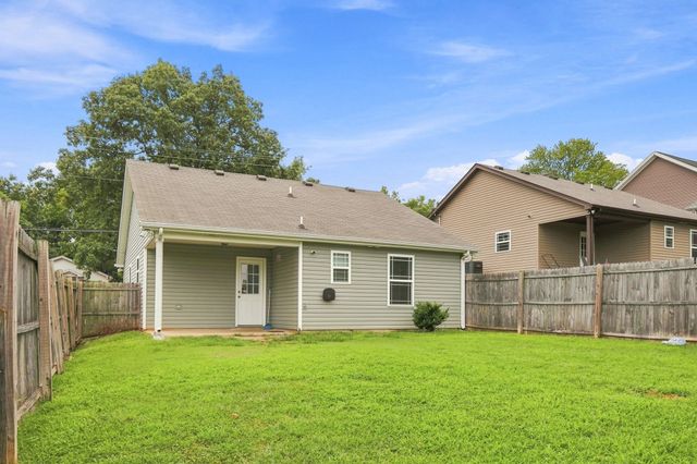 915 17th Ave, E, Springfield, TN 37172