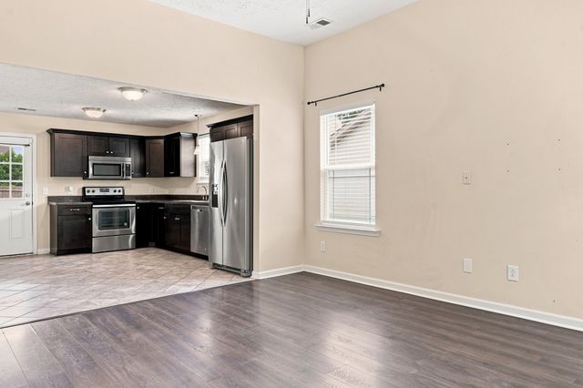 915 17th Ave, E, Springfield, TN 37172