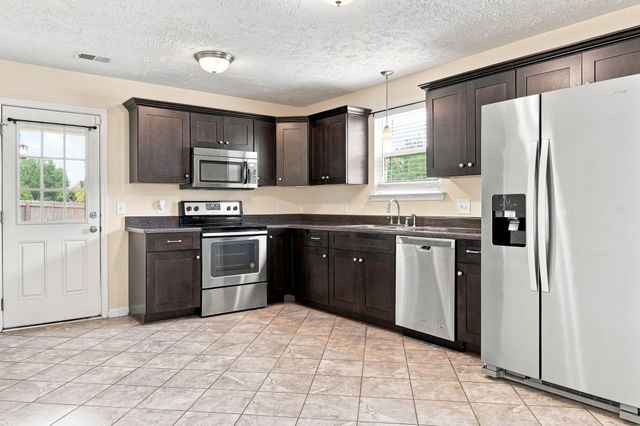 915 17th Ave, E, Springfield, TN 37172