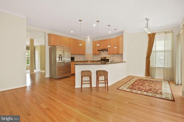 12489 LUCAS DR, Fairfax, VA 22033