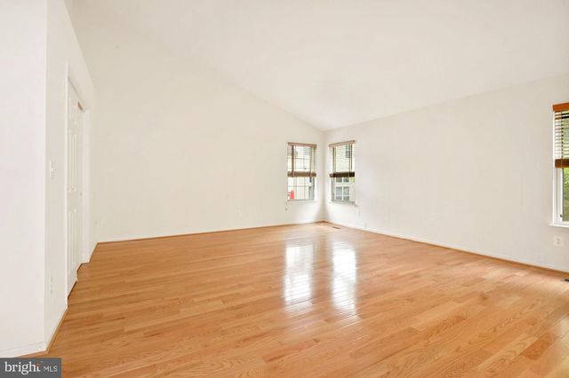 12489 LUCAS DR, Fairfax, VA 22033