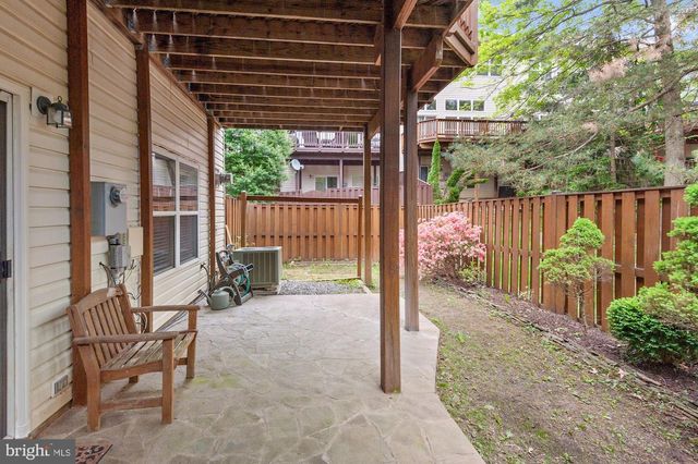 12489 LUCAS DR, Fairfax, VA 22033
