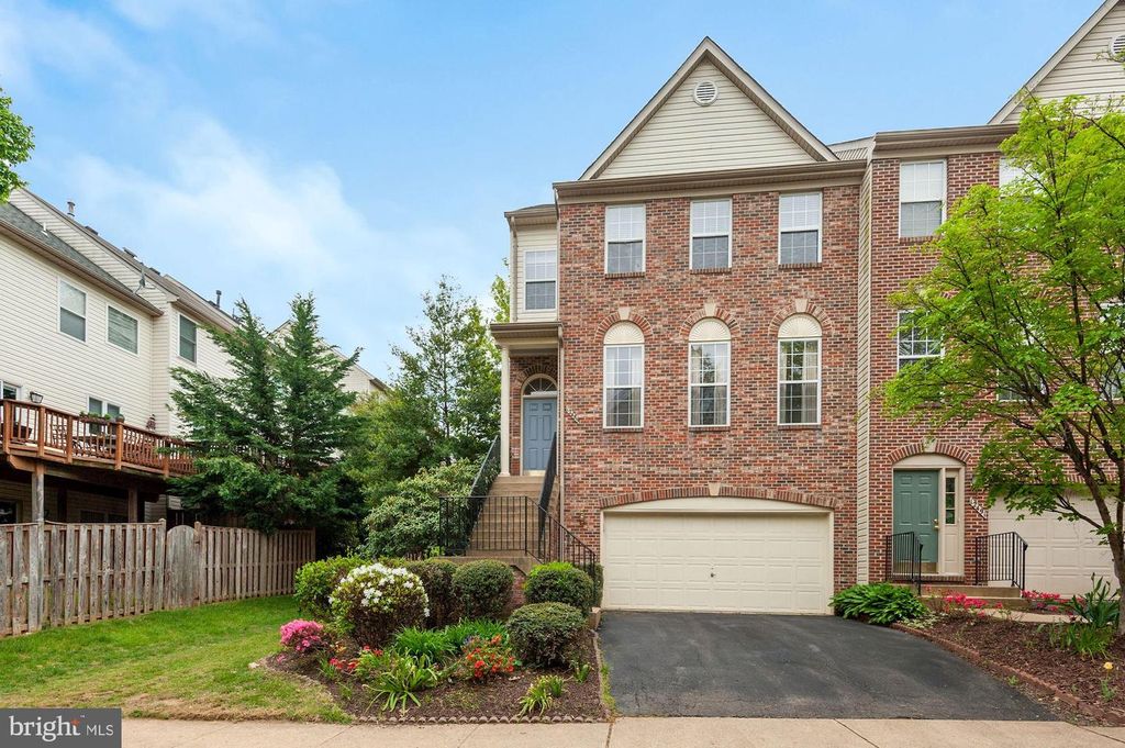 12489 LUCAS DR, Fairfax, VA 22033