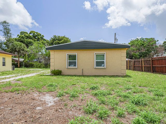 4716 29th Avenue, Vero Beach, FL 32967