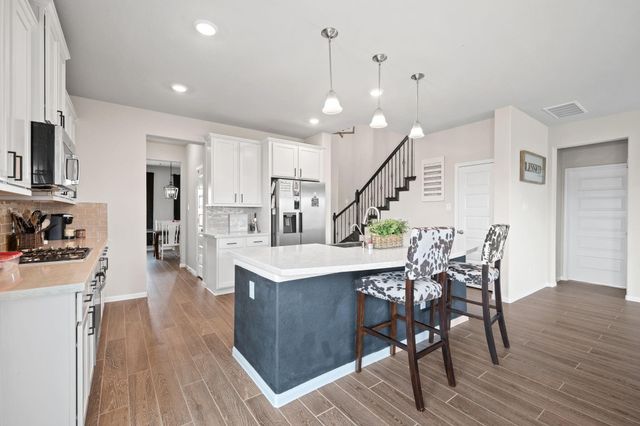 14910 Lake Shore Avenue, Mont Belvieu, TX 77523