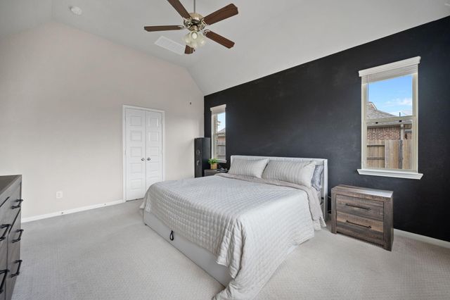 14910 Lake Shore Avenue, Mont Belvieu, TX 77523