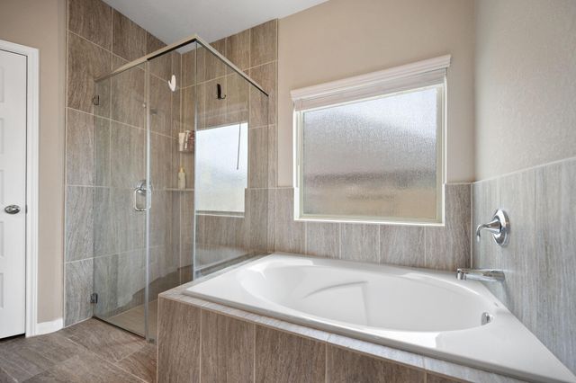 14910 Lake Shore Avenue, Mont Belvieu, TX 77523