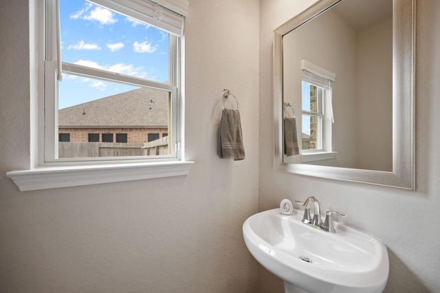 14910 Lake Shore Avenue, Mont Belvieu, TX 77523