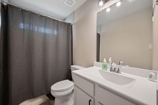 14910 Lake Shore Avenue, Mont Belvieu, TX 77523