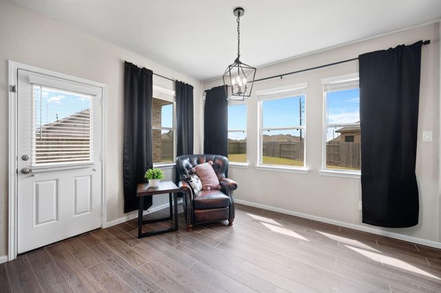 14910 Lake Shore Avenue, Mont Belvieu, TX 77523