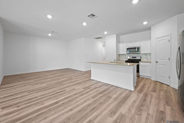 15820 Loussier Dr, Zachary, LA 70791